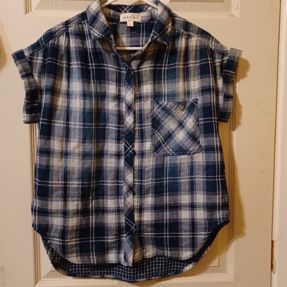 4/$40 Cloth & stone shirt
